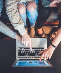 img-about@2x-251x300